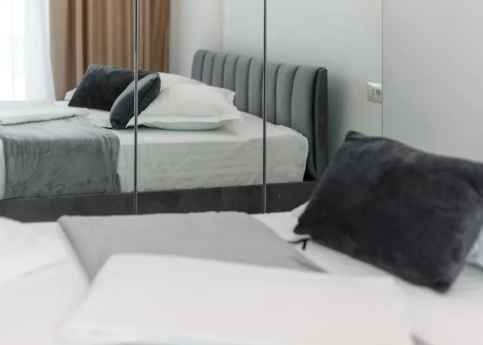 Azzurro Nami * Năvodari